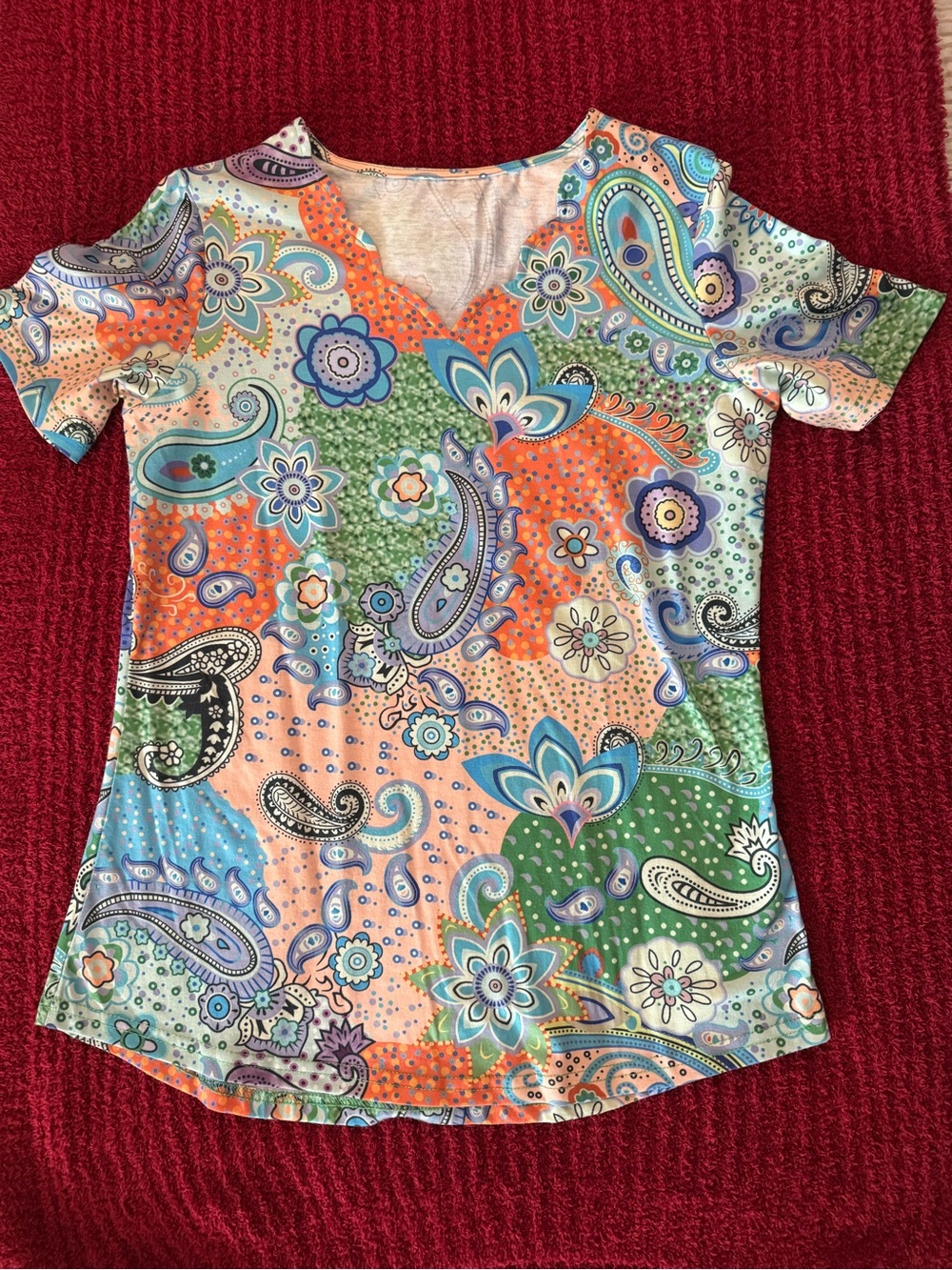 On Running Multicolor Paisley V-Neck Short Sleeve Top and White top